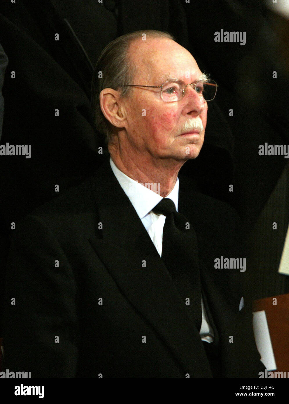 (dpa) - Grand Duke Jean of Luxembourg attends the memorial service for