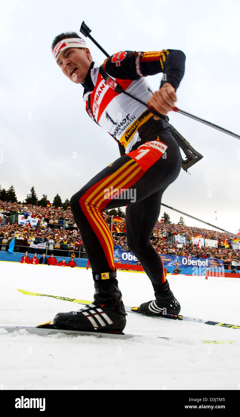 (dpa) - German biathlete Sven Fischer competes in the Men's 12.5 kilometre pursuit race in Oberhof, Germany, 9 January 2005. Fischer finished second behind France's Raphael Poiree. Stock Photo