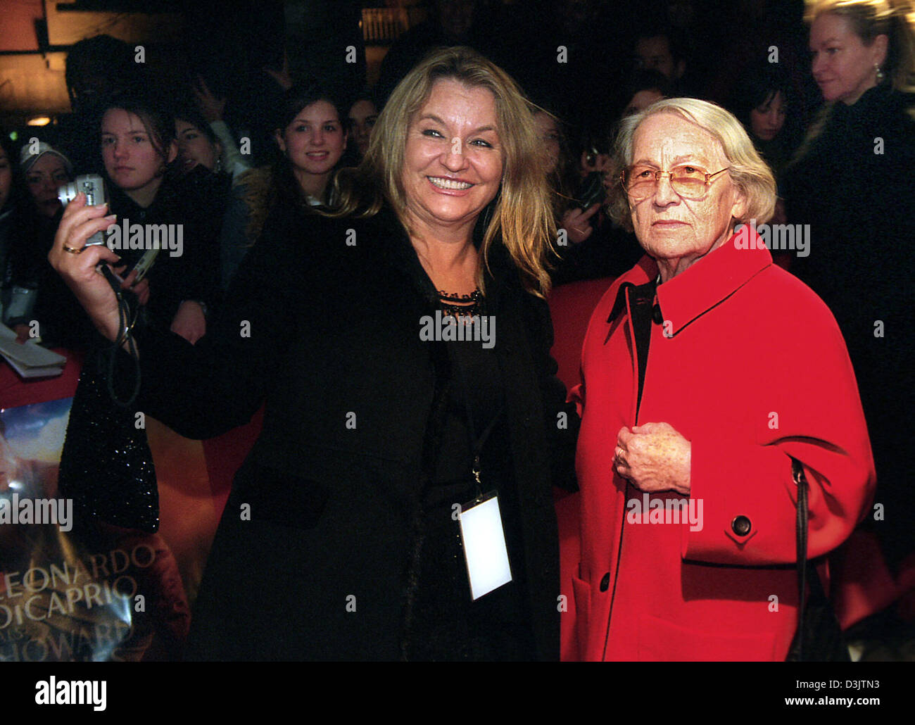 (dpa) - The mother and grandmother of US actor Leonardo DiCaprio, Irmelin(L) and Helene, arrive for the German premiere of DiCaprio's new film 'Aviator' at the Delphi cinema in Berlin, Germany, 7 January 2005. Stock Photo