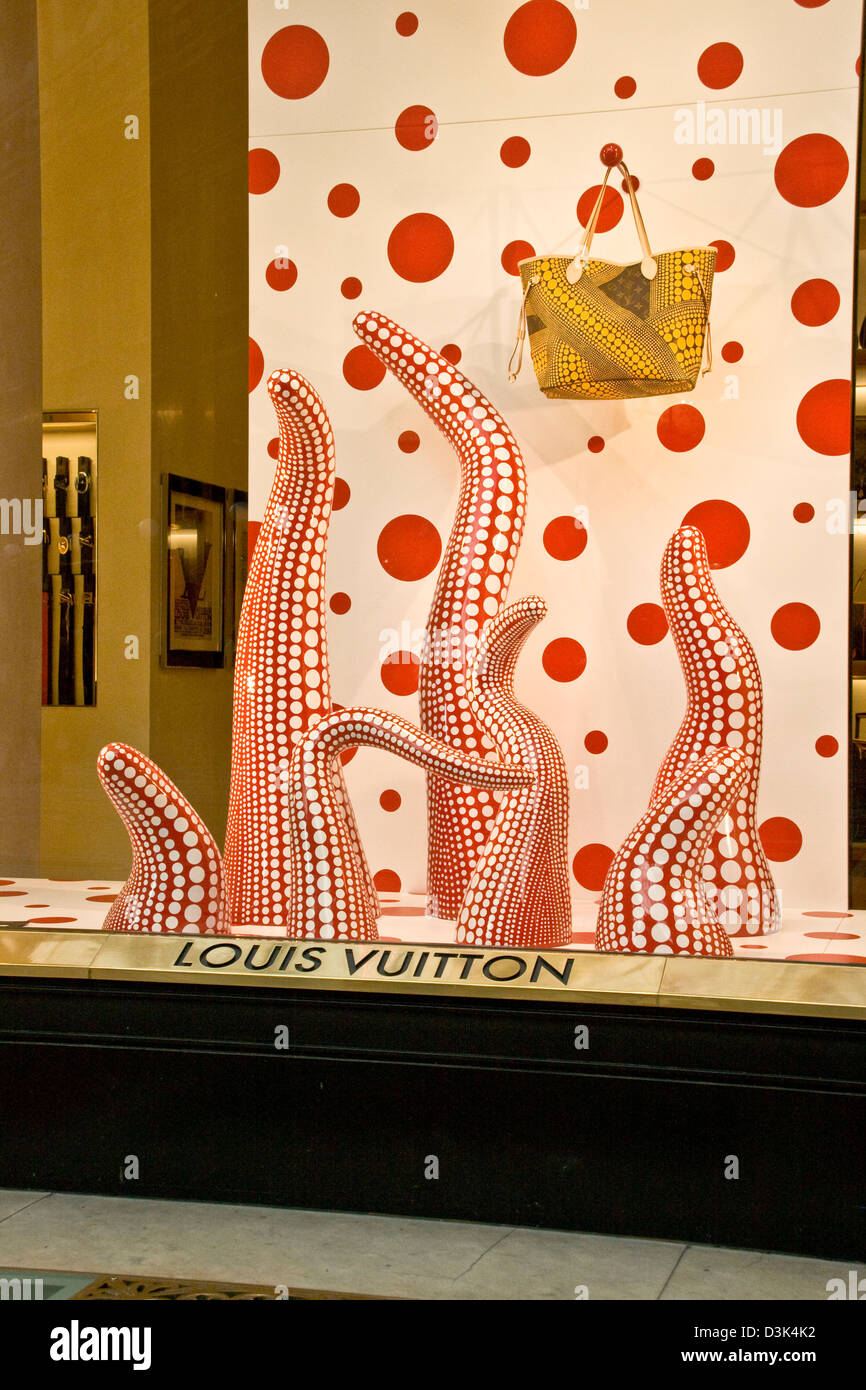 Window Of Louis Vuitton Boutique In Milan Stock Photo - Download