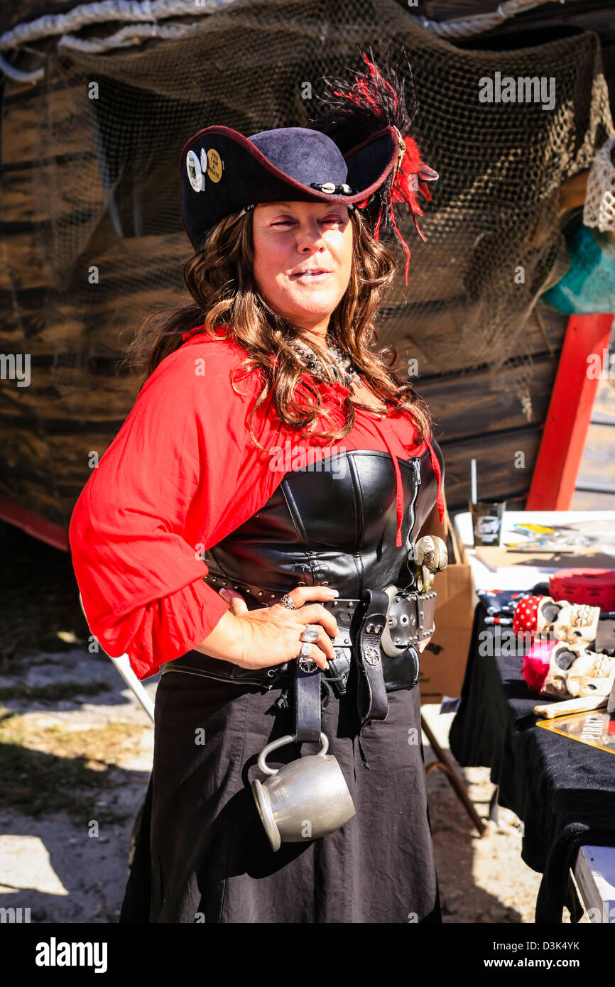 Female pirate hi-res stock photography and images - Alamy