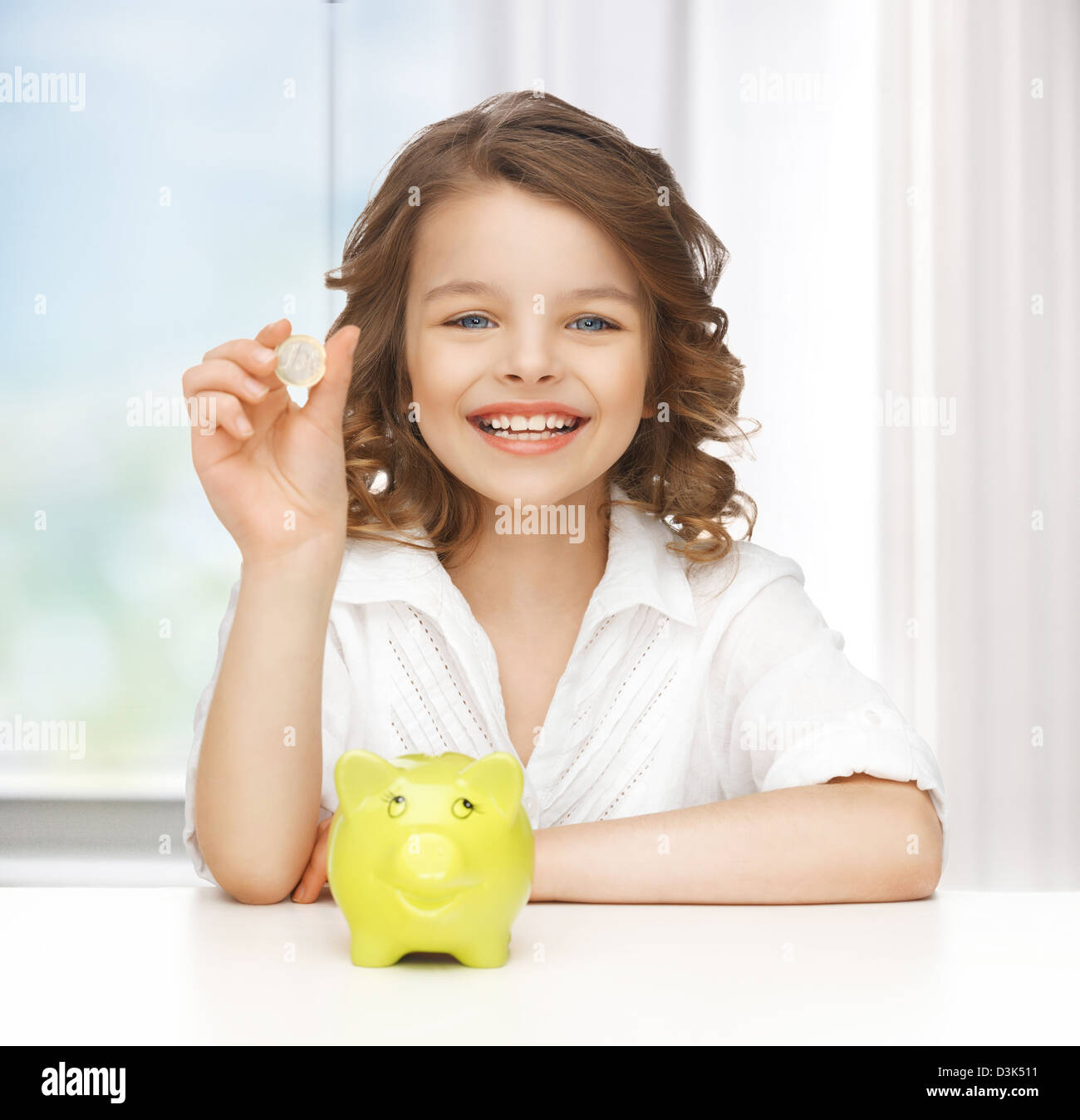 girl with piggy bank Stock Photo - Alamy