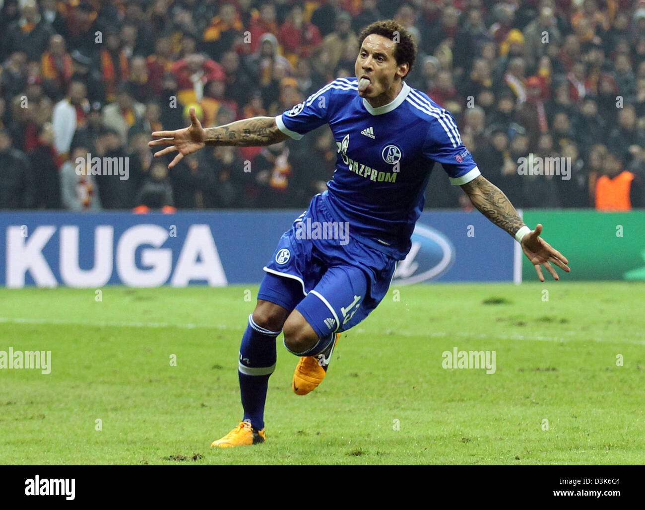 Jermaine Jones of Schalke celebrates his goal for 1-1 during the UEFA  Champions League round of 16 first leg soccer match between Galatasaray  Istanbul and FC Schalke 04 at Ali Sami Yen