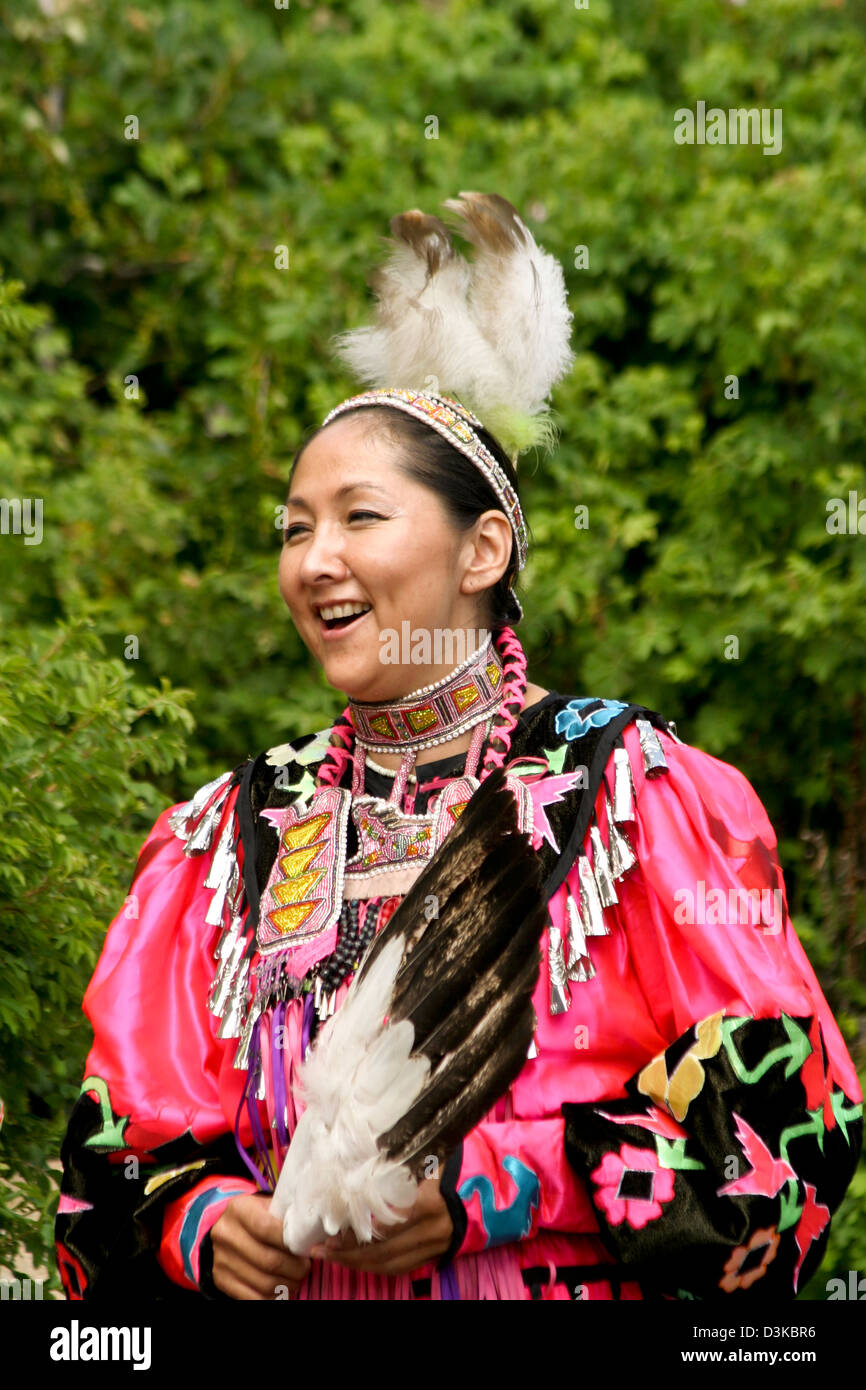 Blackfoot Traditional Dancer at Head Smashed in Buffalo Jump Alberta ...