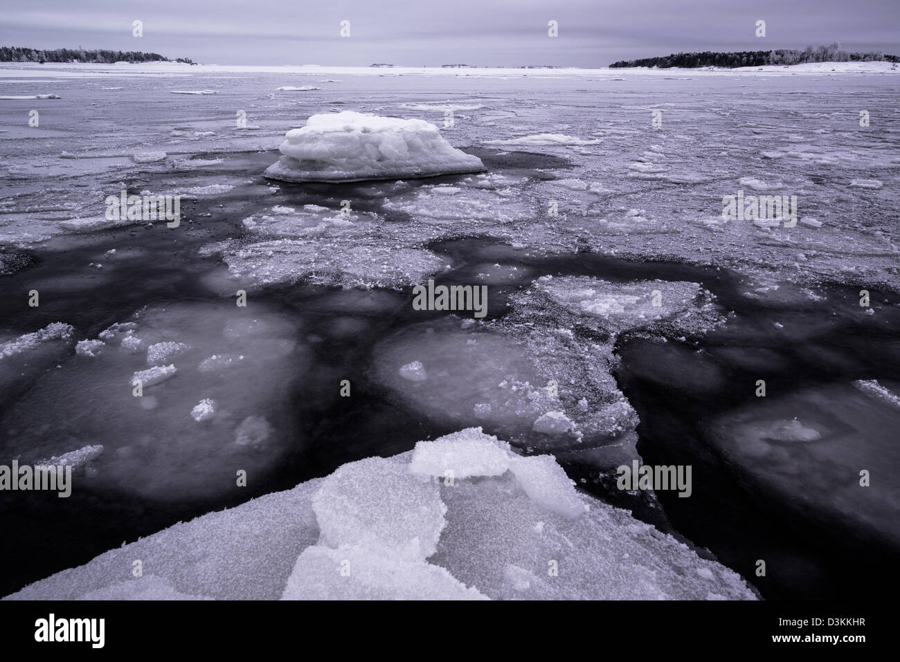 Frozen black sea hi-res stock photography and images - Alamy