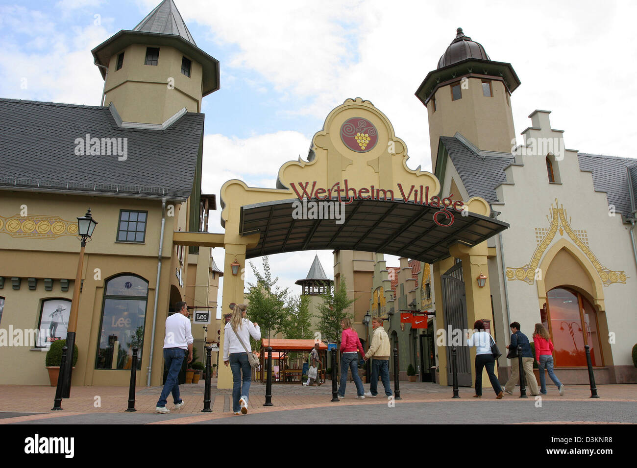 dpa) - The picture shows the entrance to the Factory Outlet 'Wertheim  Village' in Wertheim, Germany, 10 June 2005. The rest of products of  international and national branded manufacturers - especially of