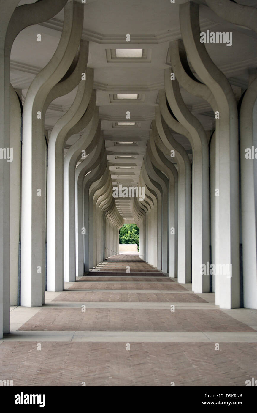 (dpa) - The picture shows the colonnade of Europes biggest mosque in Rome, Italy, 12 August 2005. It offers space for up to 2000 believers. Italian architect Paolo Portoghesi constructed the place which was sponsored by financial backers from Saudi Arabia mostly. Photo: Lars Halbauer Stock Photo
