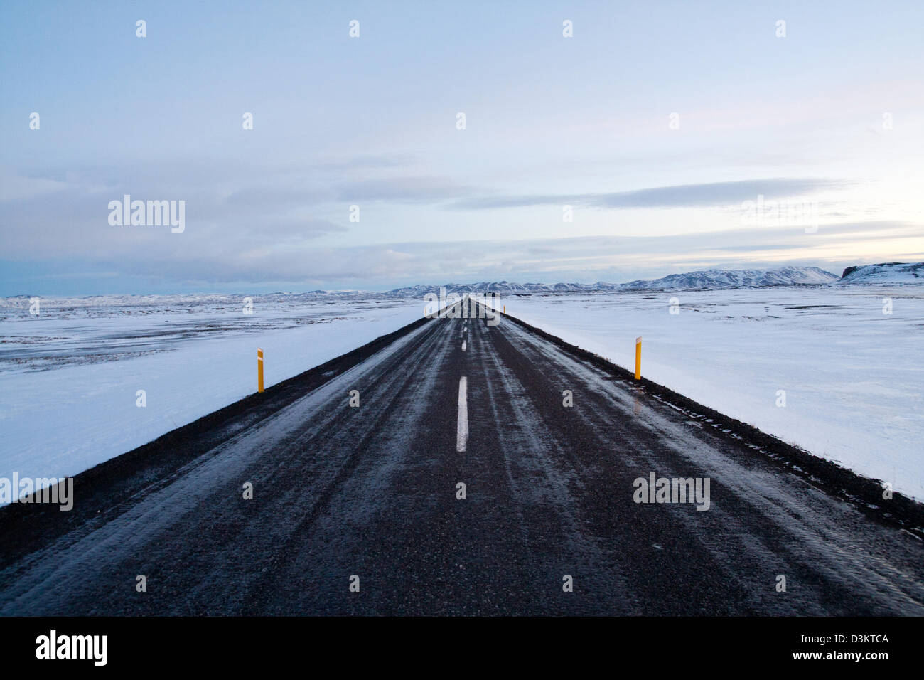 Icelandic road hi-res stock photography and images - Alamy