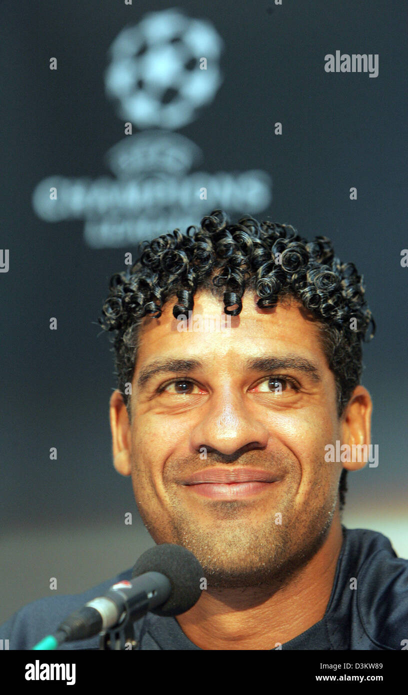 Sports spo soccer smiling male facial_expression germany hi-res stock  photography and images - Alamy