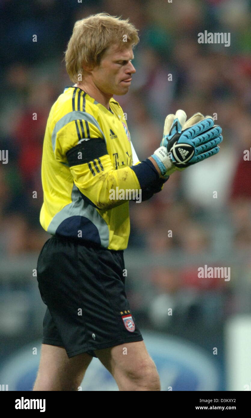 Bayern Goalkeeper Oliver Kahn during the Match Editorial Image - Image of  football, club: 188541545