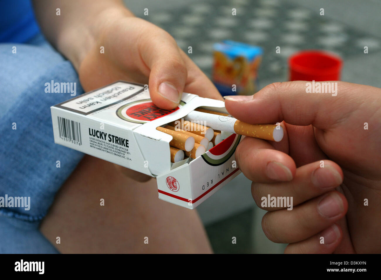 what cigarettes does rust cohle smoke True Detective