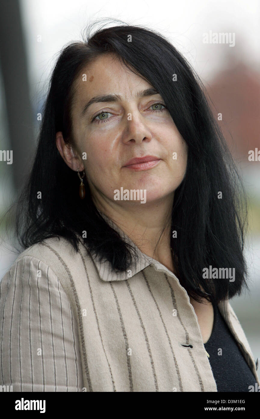 dpa) - German author Kerstin Decker pictured at the Frankfurt Book Fair in  Frankfurt, Germany, 19 October 2005. Photo: Frank May Stock Photo - Alamy