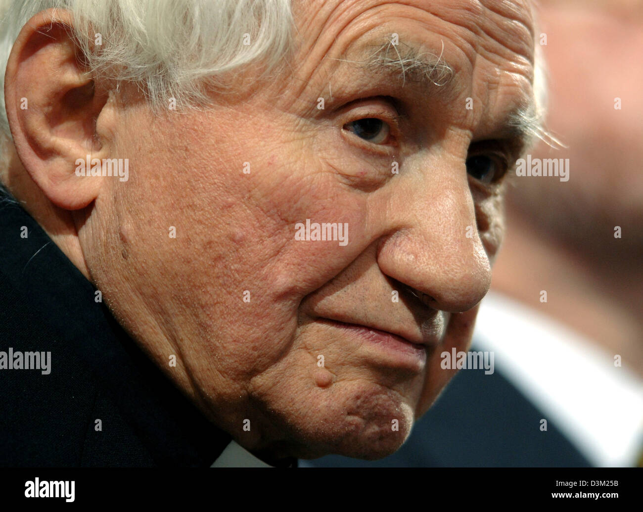(dpa) - Georg Ratzinger, brother of the Pope, takes part in a ...