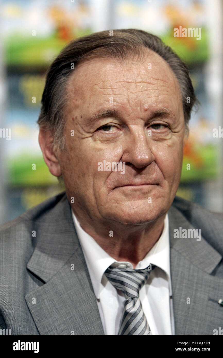 (dpa) - The French comic illustrator 78-year old Albert Uderzo pictured at the international book fair in Frankfurt, Germany, 22 October 2005. Photo: Frank May Stock Photo