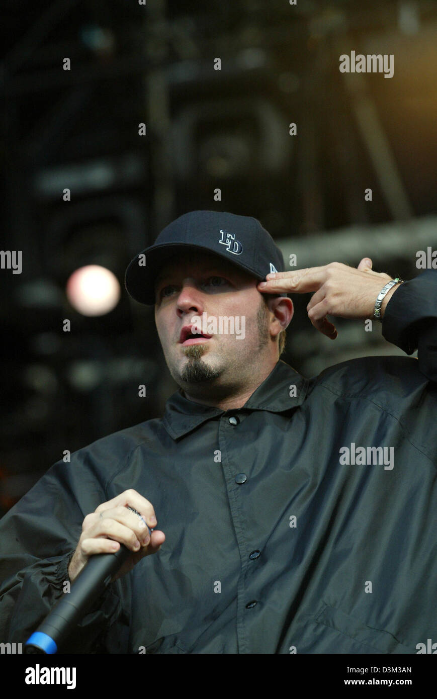 (dpa files) Fred Durst, lead singer of the US heavy metal band Limp