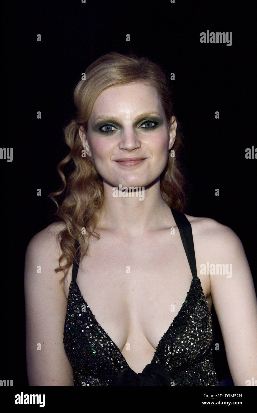 Guinevere van seenus hi-res stock photography and images - Alamy