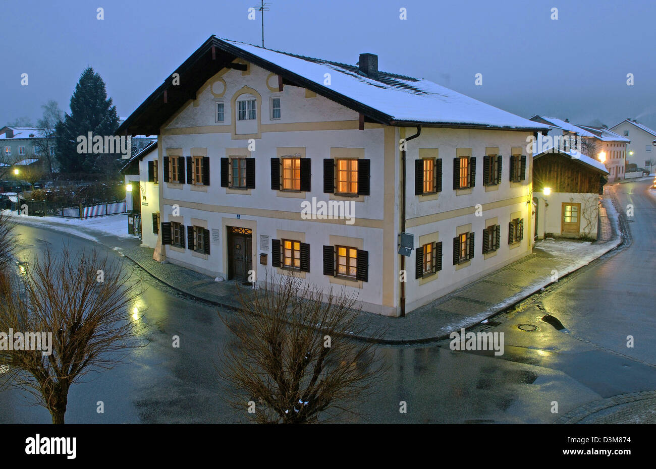 (dpa) - The picture shows the birthplace of Pope Benedict XVI. former cardinal dean Joseph Ratzinger at night in Bavaria's Marktl am Inn, Germany, 23 December 2005. Ratzinger was born in this house on 19 April 1927. Photo Armin Weigel Stock Photo