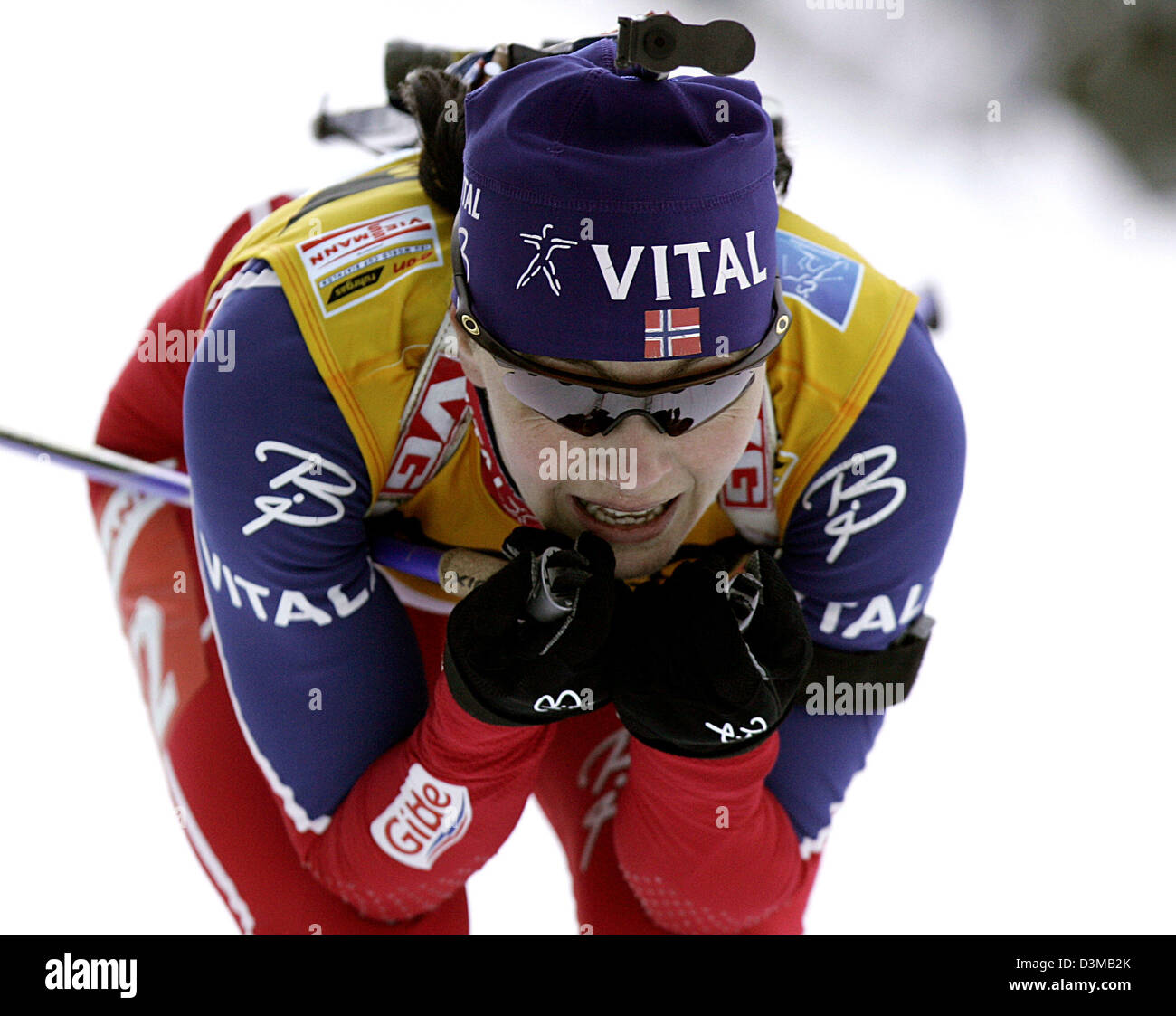 (dpa) - Norwegian biathlete Liv Grete Poiree in action  in the women's 7,5 kilometre heat at the biathlon world cup in Ruhpolding, Germany, Friday, 13 January 2006. Photo: Matthias Schrader Stock Photo