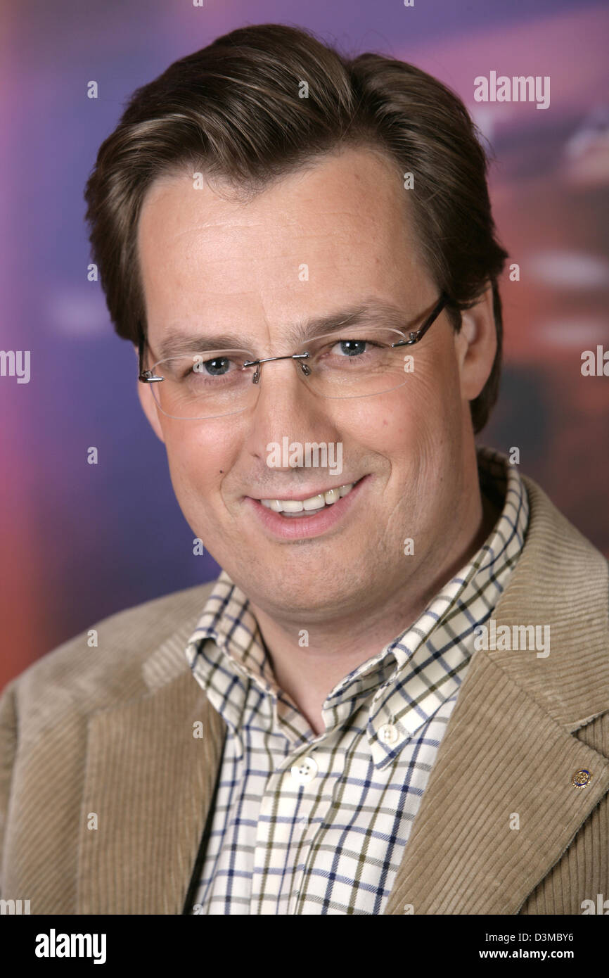 Tenor Johannes Kalpers is pictured during TV chat-show 'Riverboat' of German public television station MDR in Leipzig, Germany, 13 January 2006. Photo: Tom Schulze Stock Photo