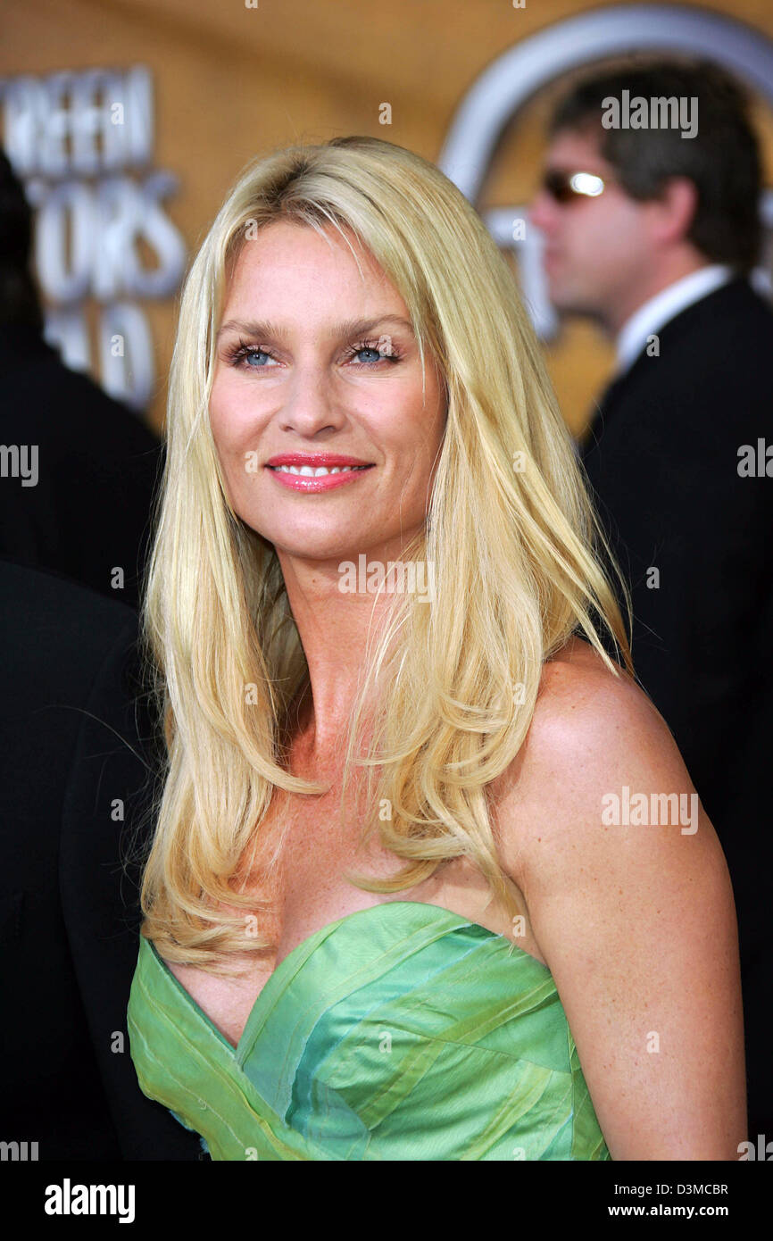 Actress Nicollette Sheridan of 'Desperate Housewives' arrives on the red carpet during the 12th Annual Screen Actors Guild Awards at the Shrine Exposition Center in Los Angeles, USA Sunday 29 January 2006. Photo: Hubert Boesl Stock Photo