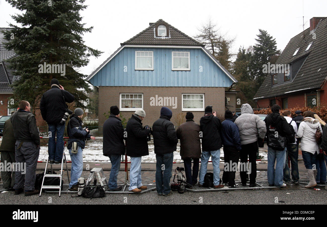 Journalists And Fans Of Michael Jackson Stand In Front A House