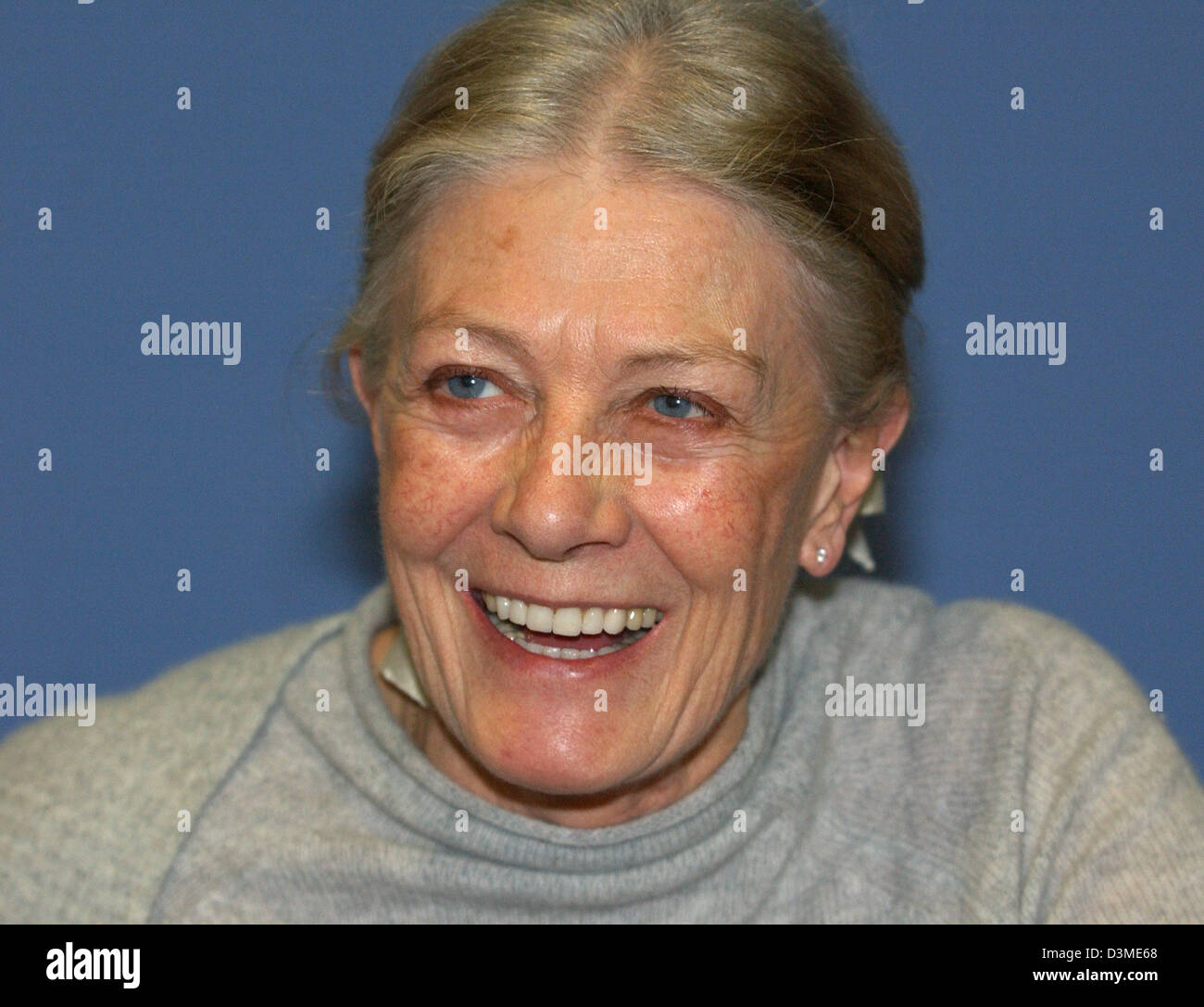 British actress Vanessa Redgrave talks to journalists during an UNICEF (United Nations Children's Fund) press conference in Berlin, Germany, Wednesday 15 February 2006.  During the press conference UNICEF-ambassador Redgrave demanded from the international union a faster and more effective help for starving children in Africa. Photo: Stephanie Pilick Stock Photo