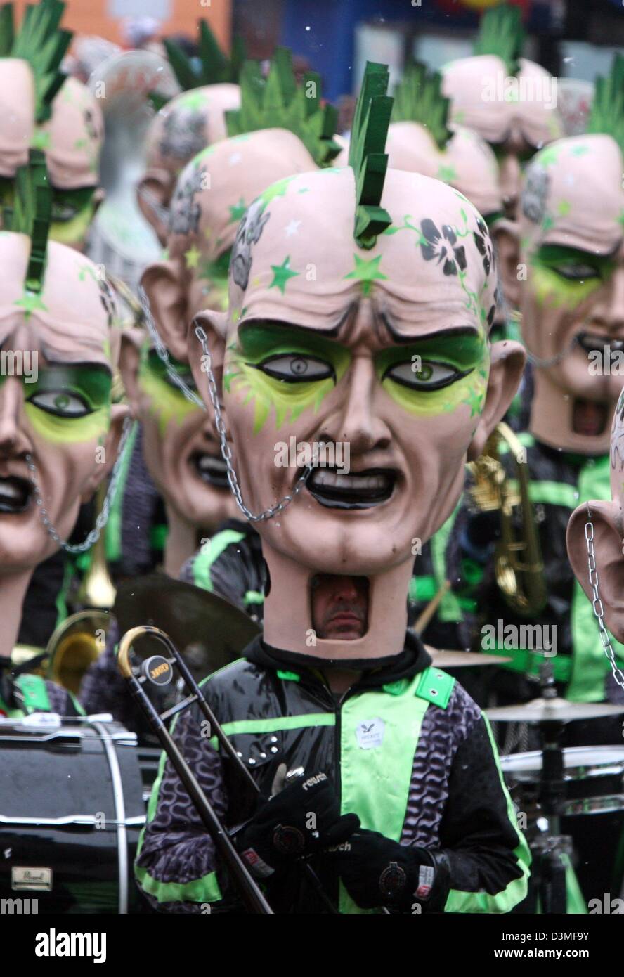 Paper Mache Heads High Resolution Stock Photography and Images Alamy