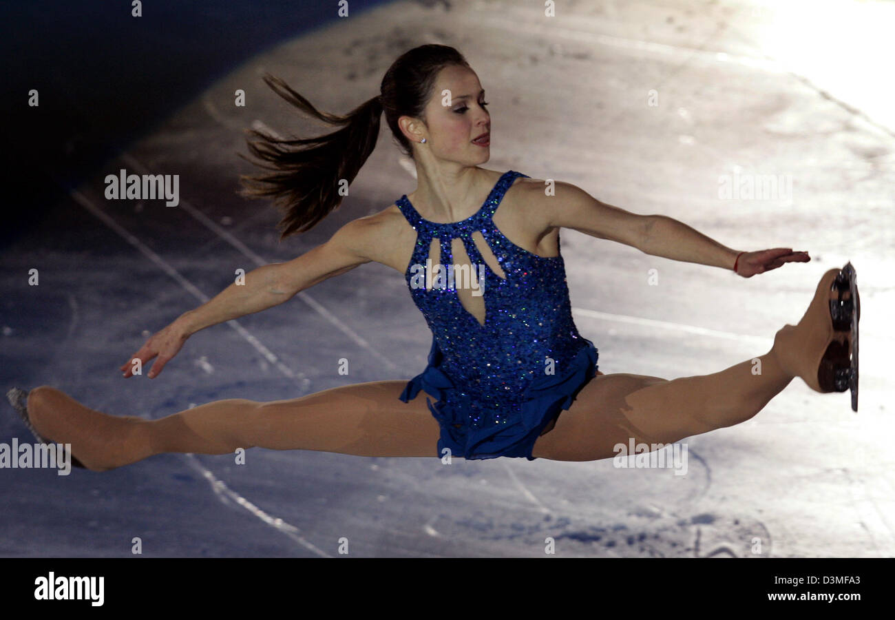 The US American figure skater Sasha Cohen performs during the figure skating exhibition gala in the Palavela hall at the XX Winter Olympics in Turin, Italy, 24 February 2006. Photo: Frank May Stock Photo