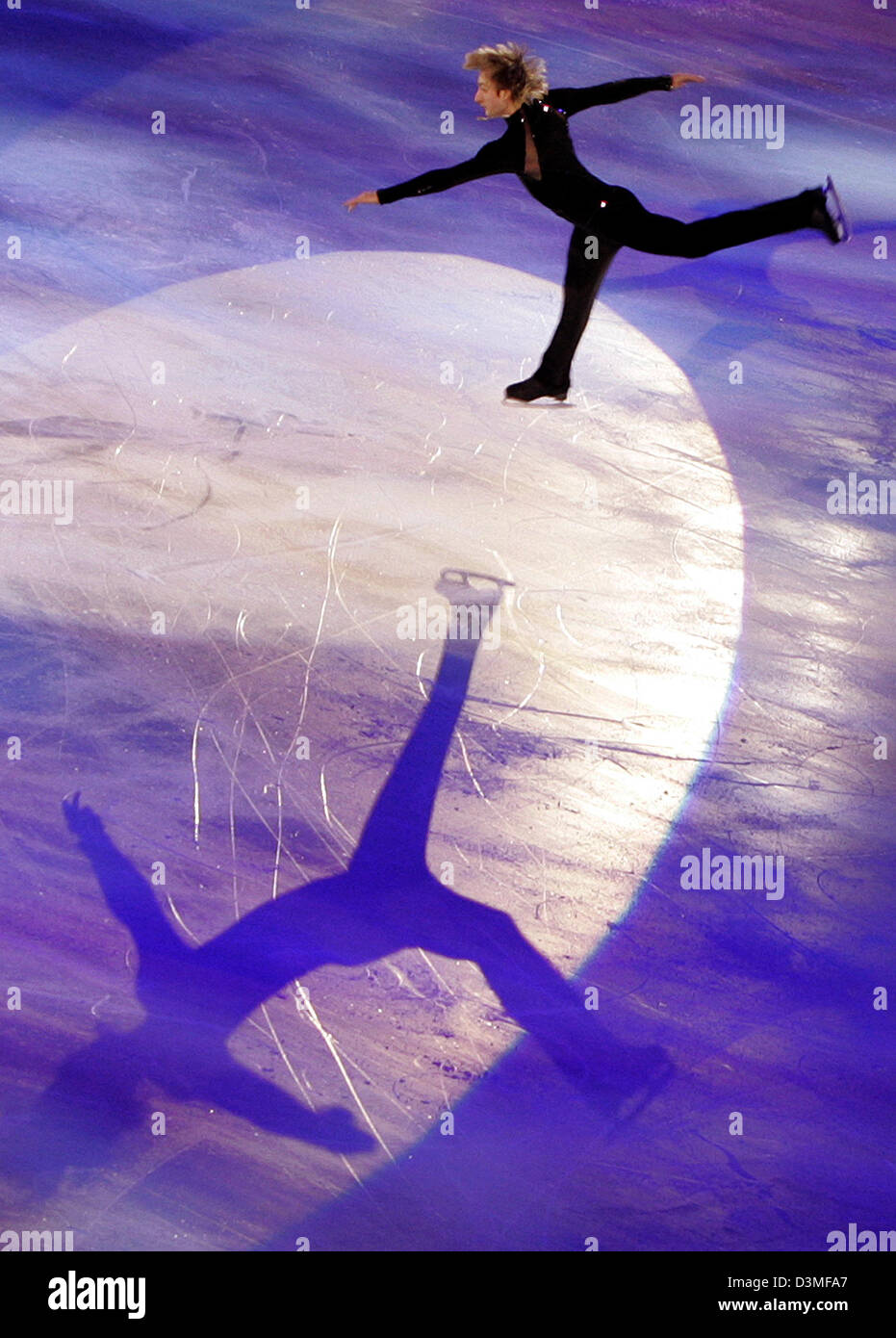 The Russian figure skater Jewgeni Pluschenko performs during the figure skating exhibition gala in the Palavela hall at the XX Winter Olympics in Turin, Italy, 24 February 2006. Photo: Frank May Stock Photo