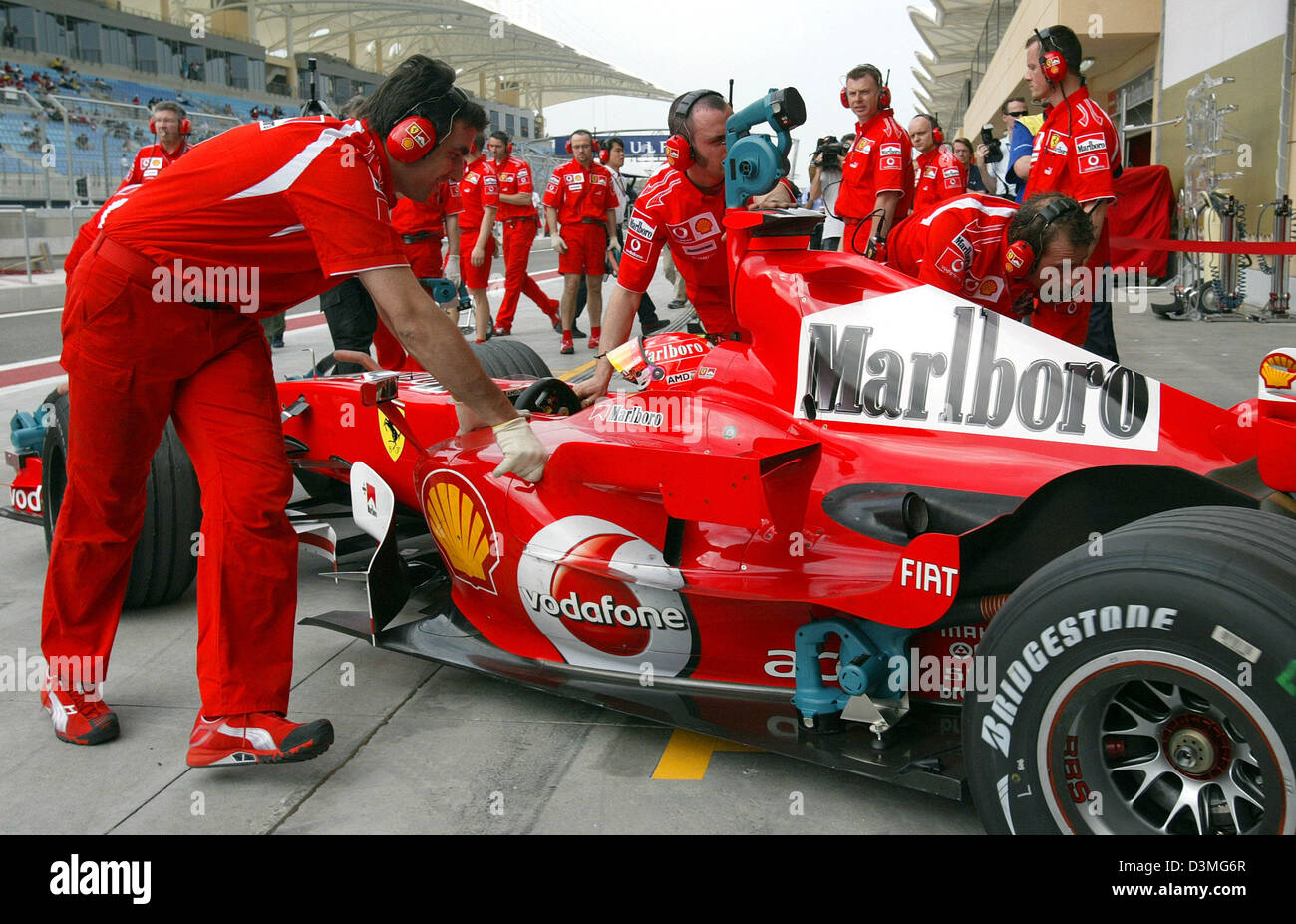 Team Scuderia Ferrari Marlboro mechanics