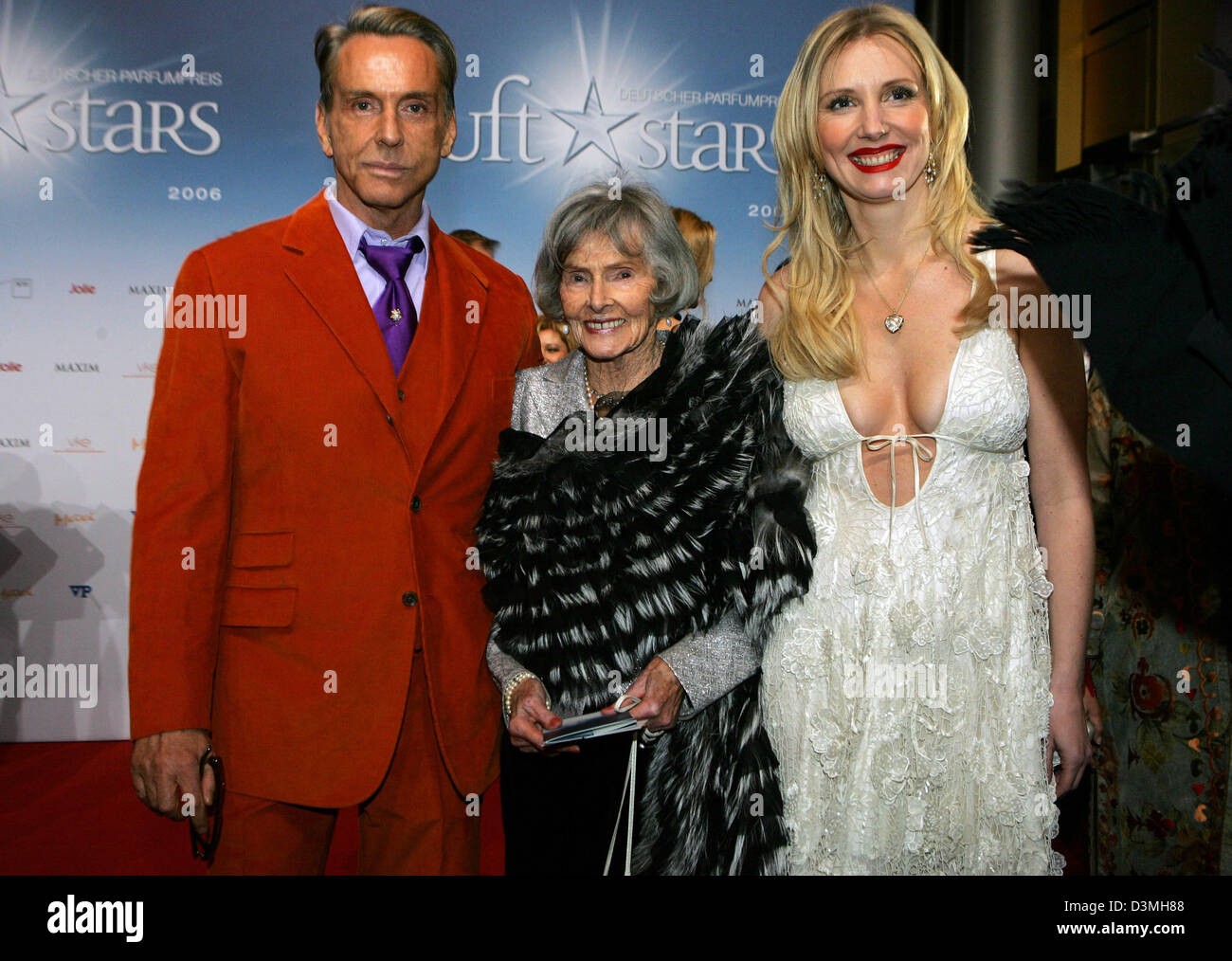 Designer Wolfgang Joop (L), his mother Charlotte (C) and his daughter,  designer Jette Joop (R), pictured at the Gala Fragrance stars 2006 in the  Ullstein hall, Berlin, Germany, 17 March 2006. For