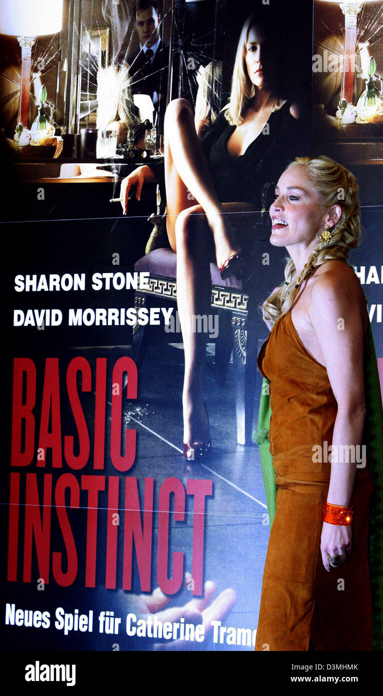 US actress Sharon Stone arrives for a photo call on the occasion of the German premiere of her new film 'Basic Instinct 2', a sequel of the 1992 thriller 'Basic Instinct' in Berlin, Wednesday, 22 March 2006. 'Basic Instinct 2' will run in German cinemas from 30 March 2006. Photo: Steffen Kugler Stock Photo