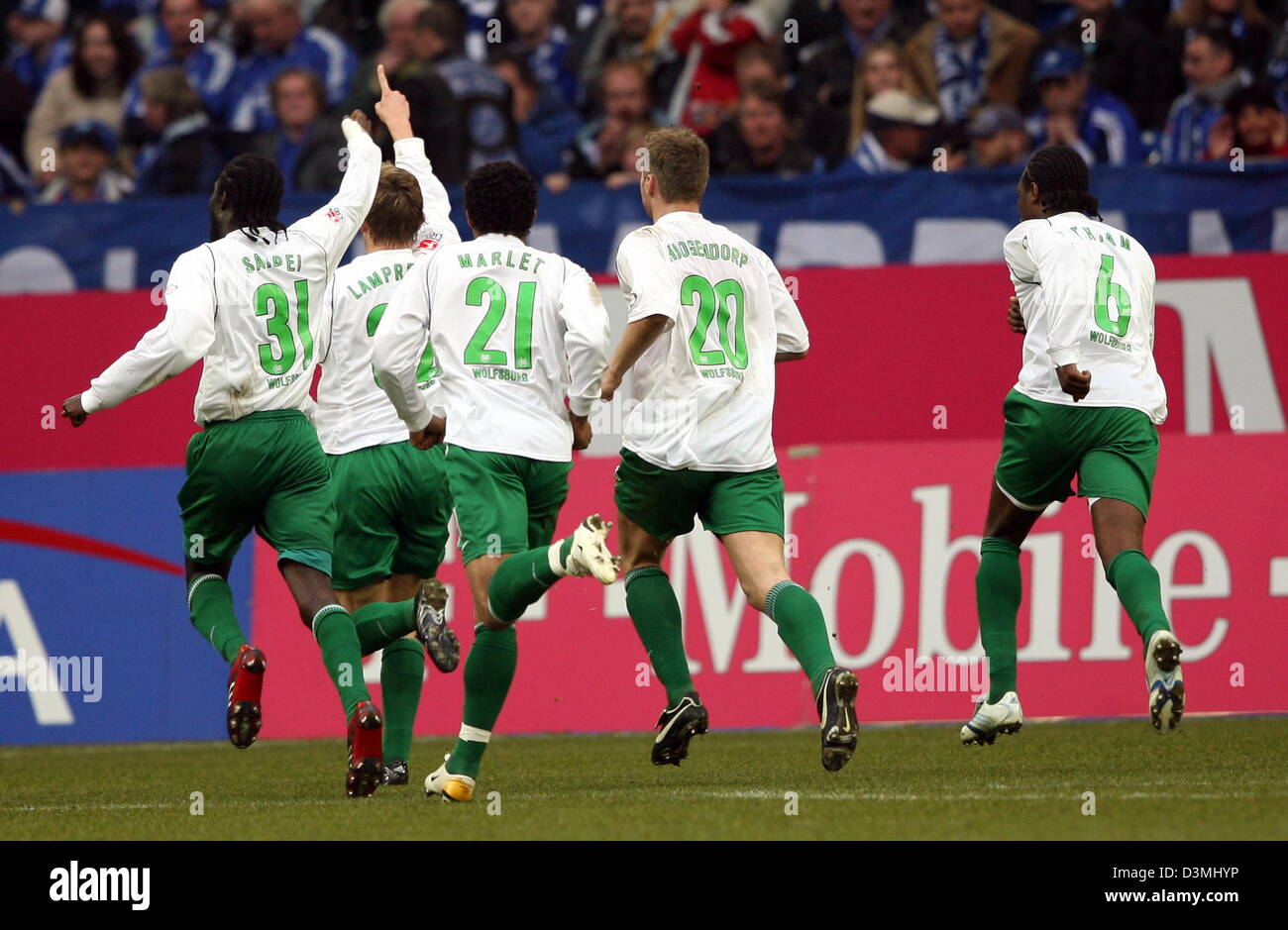 Sports spo soccer bundesliga male congratulating celebrating cheering ...