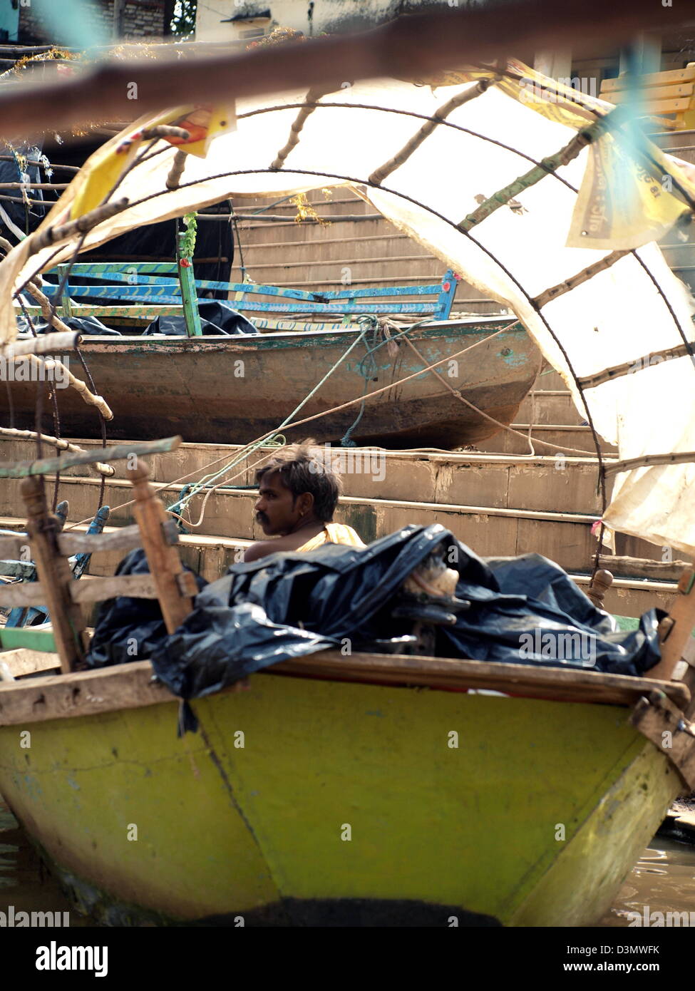 Boatman on the Mandakini river in Chitrakoot (Chitrakuta), India Stock Photo