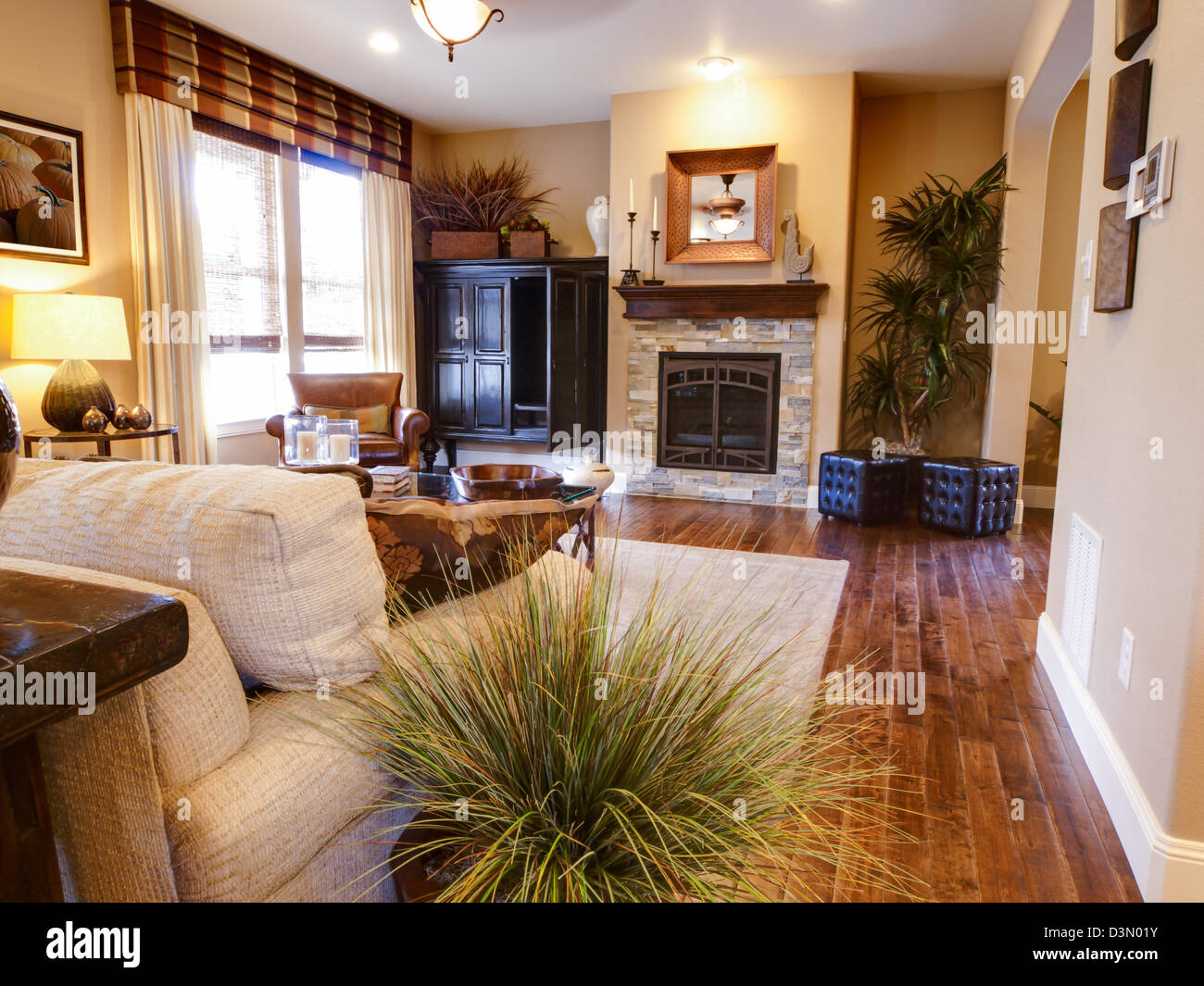 Modern living room with couch and coffee table Stock Photo - Alamy