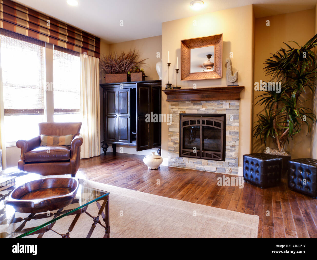 Modern living room with couch and coffee table Stock Photo - Alamy