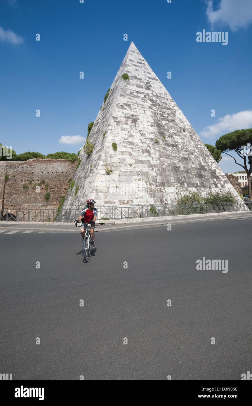 Italy, Lazio, Rome, Ostiense district, Cestia Pyramid, Stock Photo