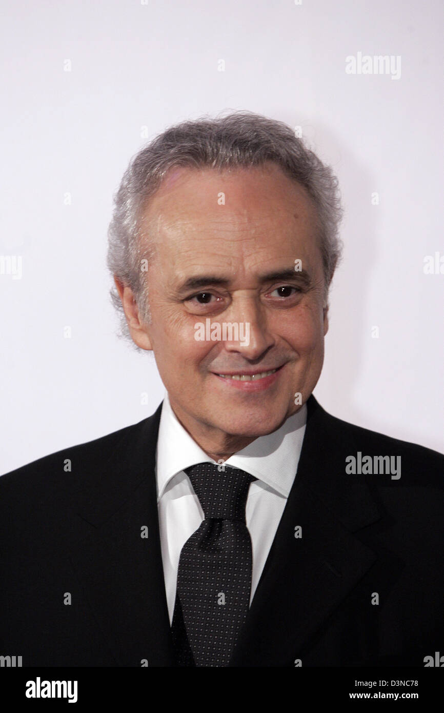 Spanish tenor Jose Carreras pictured at the Steiger Award ceremony at the Casino Hohensyburg in Dortmund, Germany, Saturday, 25 March 2006. Carreras received the the Steiger Award for his charitable commitments. Photo: Joerg Carstensen Stock Photo
