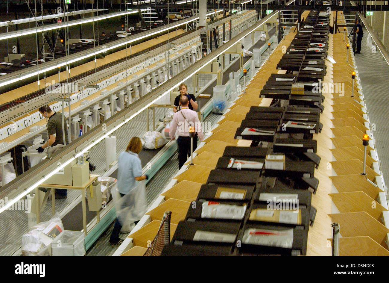 Small parcels sorting facility at the freight centre of the American express freight company