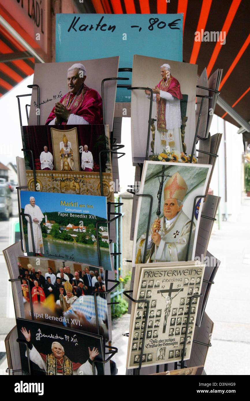 A souvenir vendor offers Pope post cards in the birthplace of Pope Benedict XVI Marktl am Inn, Germany, Monday, 15 May 2006. The Pope will visit his birthtown on 11 September 2006. Photo: Frank Maechler Stock Photo