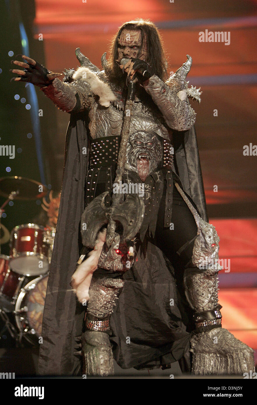 The singer of the band Lordi, representing Russia to the Eurovision Song Contest 2006, performs at the finals dress rehearsal in Athens, Greece, Friday, 19 May 2006. Again 24 European countries compete for the crown on 20 May. Photo: Joerg Carstensen Stock Photo