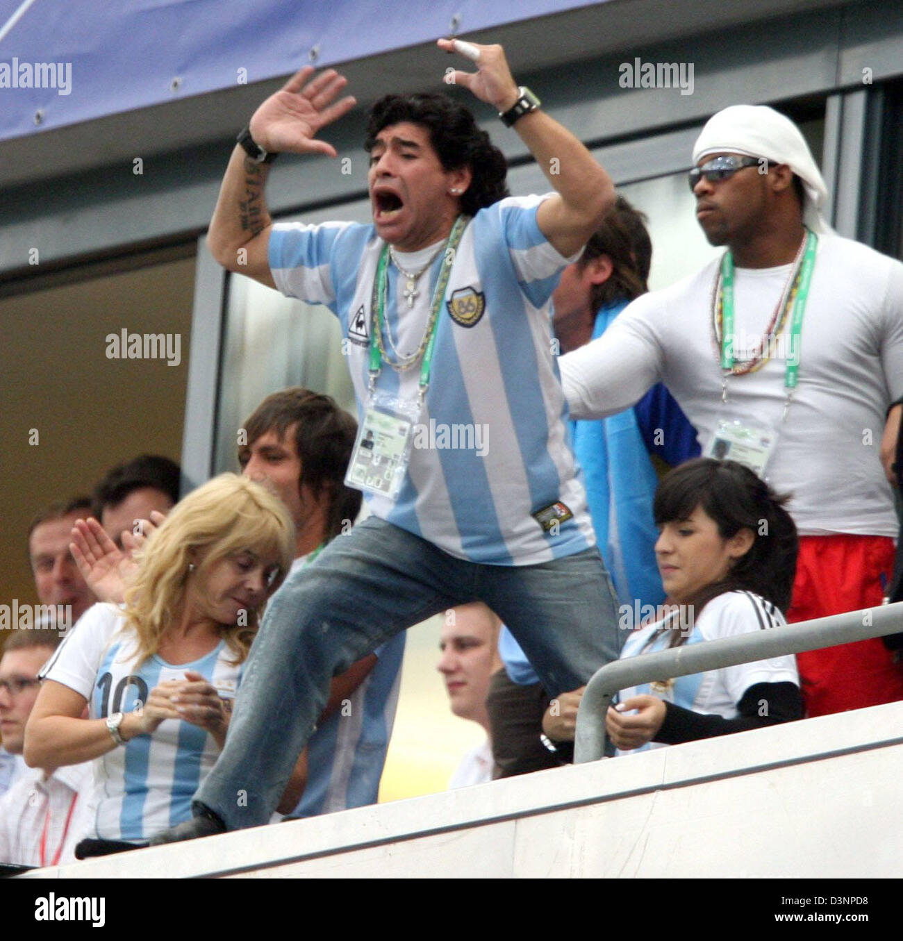 Diego Maradona Wife Drawfever