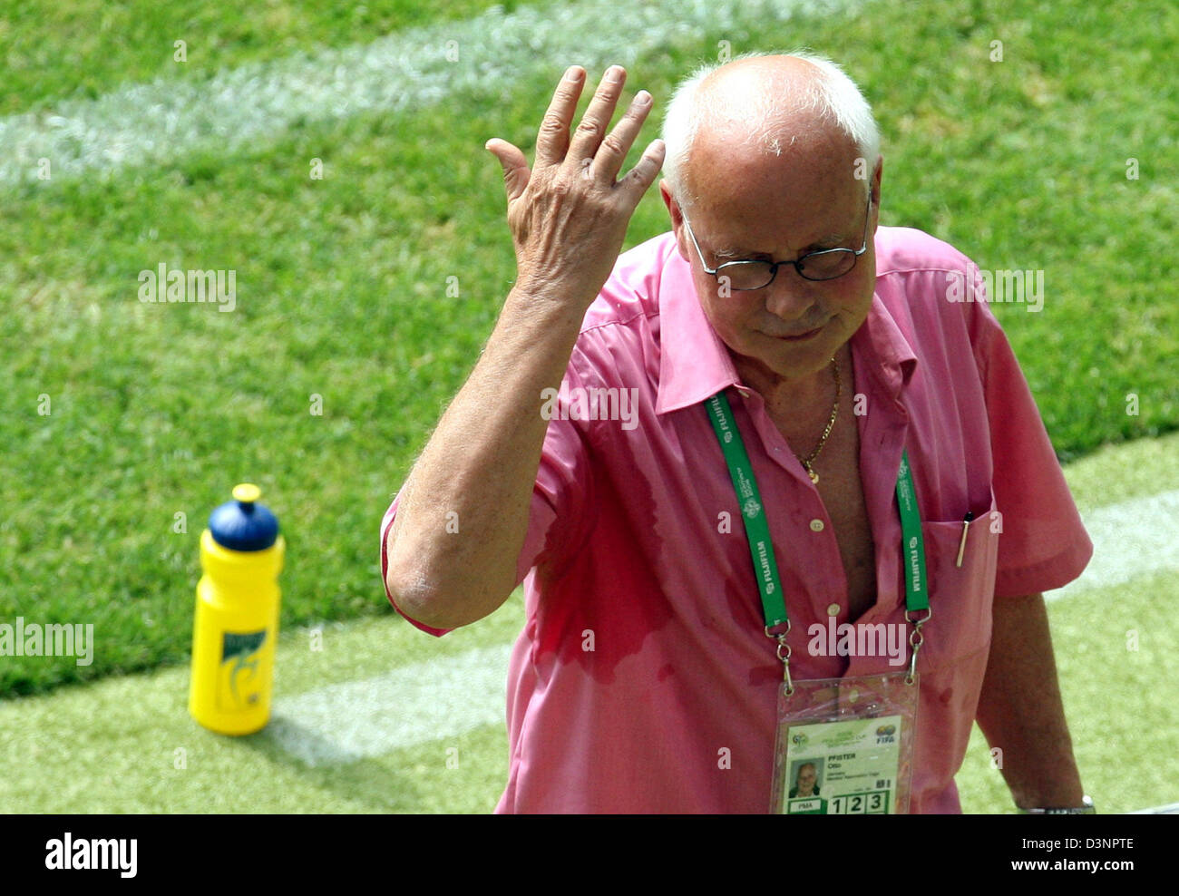 German coach Otto Pfister from Togo gestures on the sideline during the group G match of 2006 FIFA World Cup between Togo and Switzerland in Dortmund, Germany, Monday, 19 June 2006. Photo: ROLF VENNENBERND +++ Mobile Services OUT +++ Please refer to FIFA's Terms and Conditions. Stock Photo