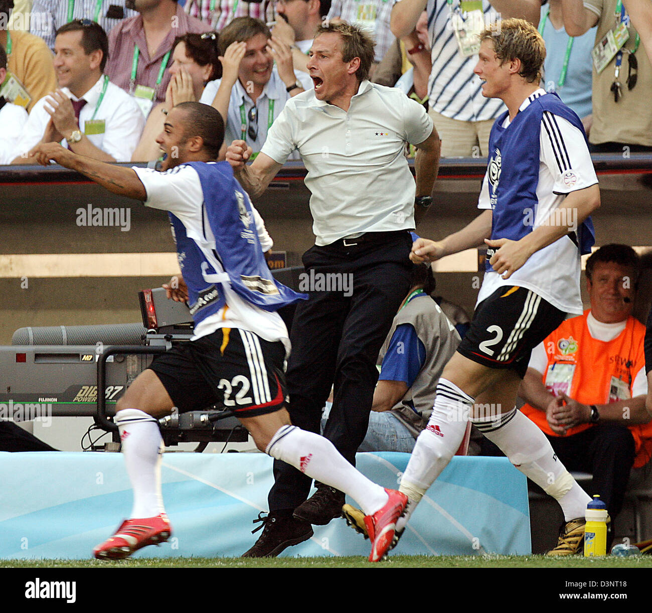 Germany's headcoach Juergen Klinsmann (C) celebrates the second German ...