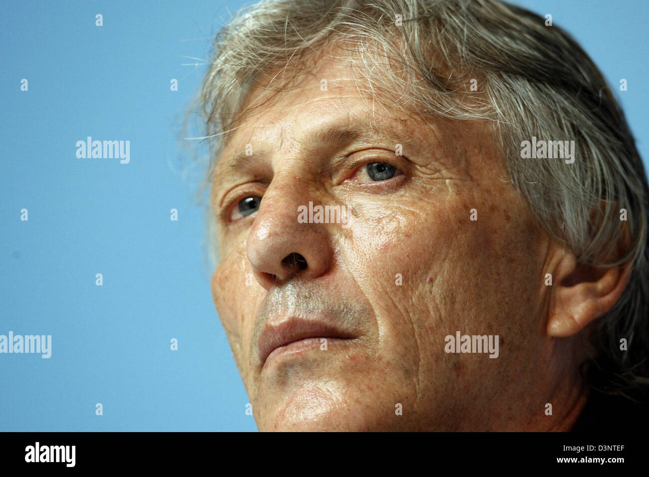 Argentine national soccer team head coach Jose Pekerman is pictured during a press conference in Herzogenaurach, Germany, Thursday, 29 June 2006. Argentina will face host Germany during the FIFA World Cup 2006 quarter-final in Berlin coming Friday. Photo: Daniel Karmann Stock Photo