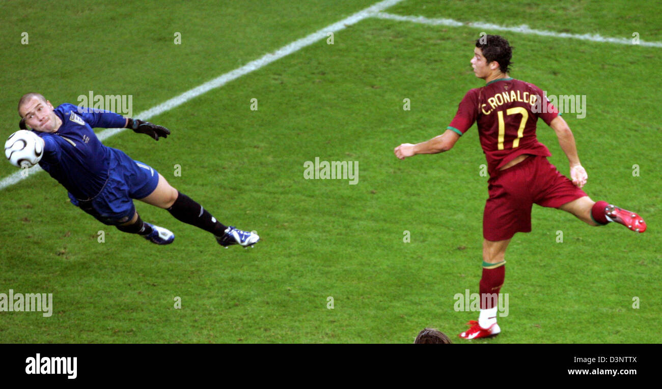 England goalie Paul Robinson (L) from England makes a save, infront of Cristiano Ronaldo from Portugal during the 2006 FIFA World Cup Quarter-finals match England vs Portugal in Gelsenkirchen, Germany, Saturday, 01 July 2006. DPA/ROLF VENNENBERND +++ Mobile Services OUT +++ Please refer to FIFA's terms and conditions +++(c) dpa - Bildfunk+++ Stock Photo