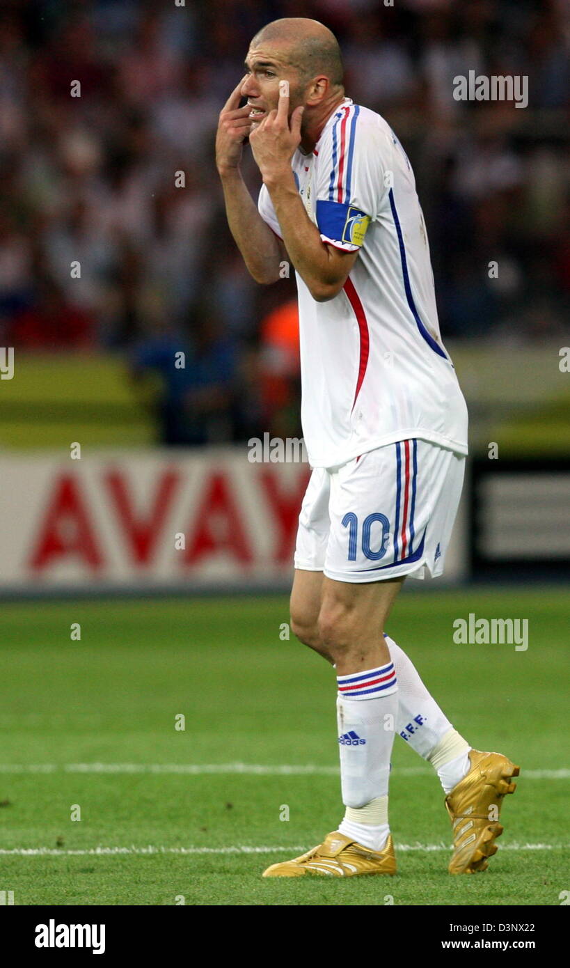 Frech Zinedine Zidane reacts during the final of the 2006 FIFA World Cup Italy vs. France at the Olympic Stadium in Berlin, Germany, Sunday 09 July 2006. Photo: OLIVER BERG +++ Mobile Services OUT +++ Please refer to FIFA's Terms and Conditions Stock Photo