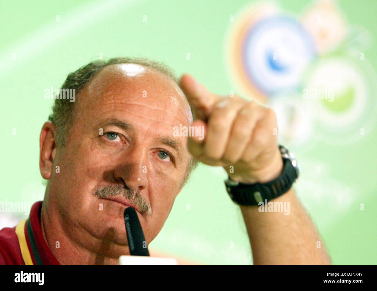 Portugal national coach Brazilian Luiz Felipe Scolari talks to the media during a press conference in Stuttgart, Germany, Friday, 07 July 2006. Portugal will play Germany in the FIFA World Cup 3rd Place match in Stuttgart on Saturday, 08 July 2006. DPA/BERND WEISSBROD   +++(c) dpa - Bildfunk+++ Stock Photo