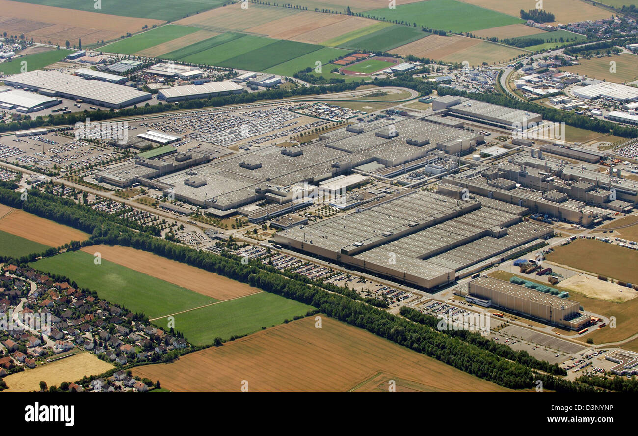 The picture shows the BMW plant in Regensburg, Germany, 18 July 2006. Photo: Armin Weigel Stock Photo