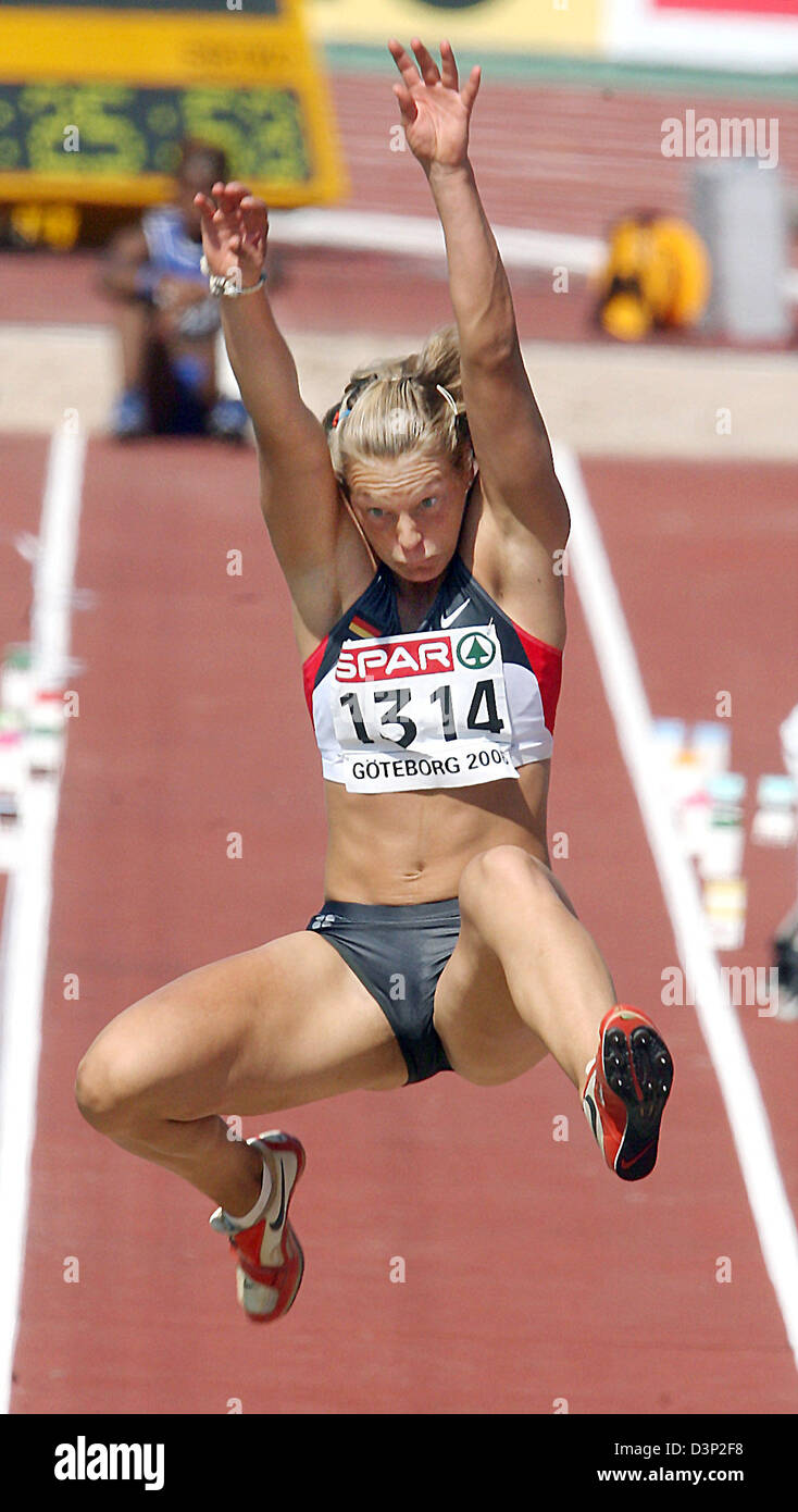German heptathlete Jennifer Oeser leaps during the heptathlon long jump of the 19th Europan Athletics Championships in Gothenburg, Sweden, Tuesday, 8 August 2006. Photo: Kay Nietfeld Stock Photo